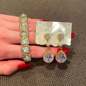 Gold jewelry: rings, bracelets, earrings